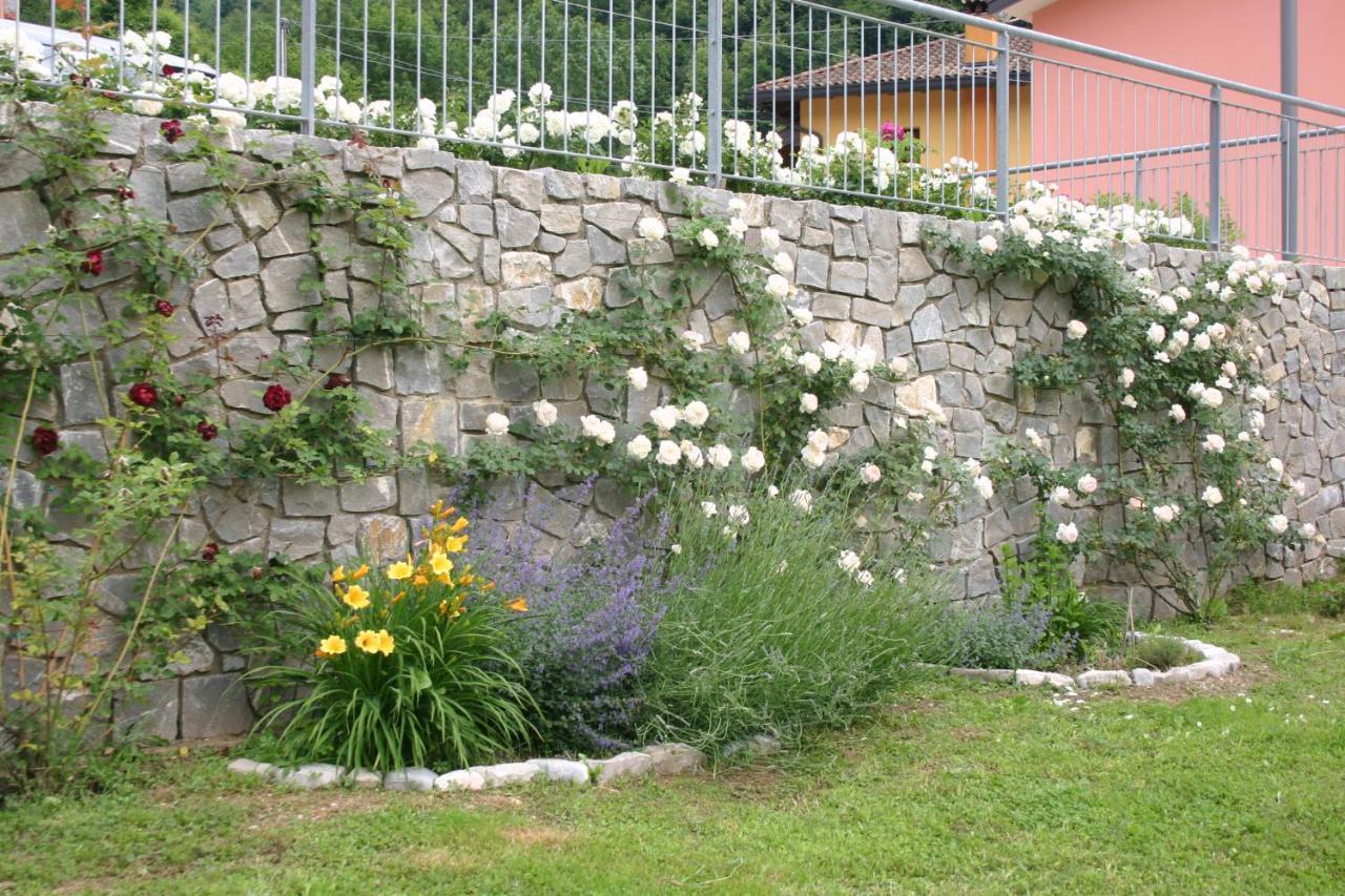 Pikes Villa Pulfero Buitenkant foto