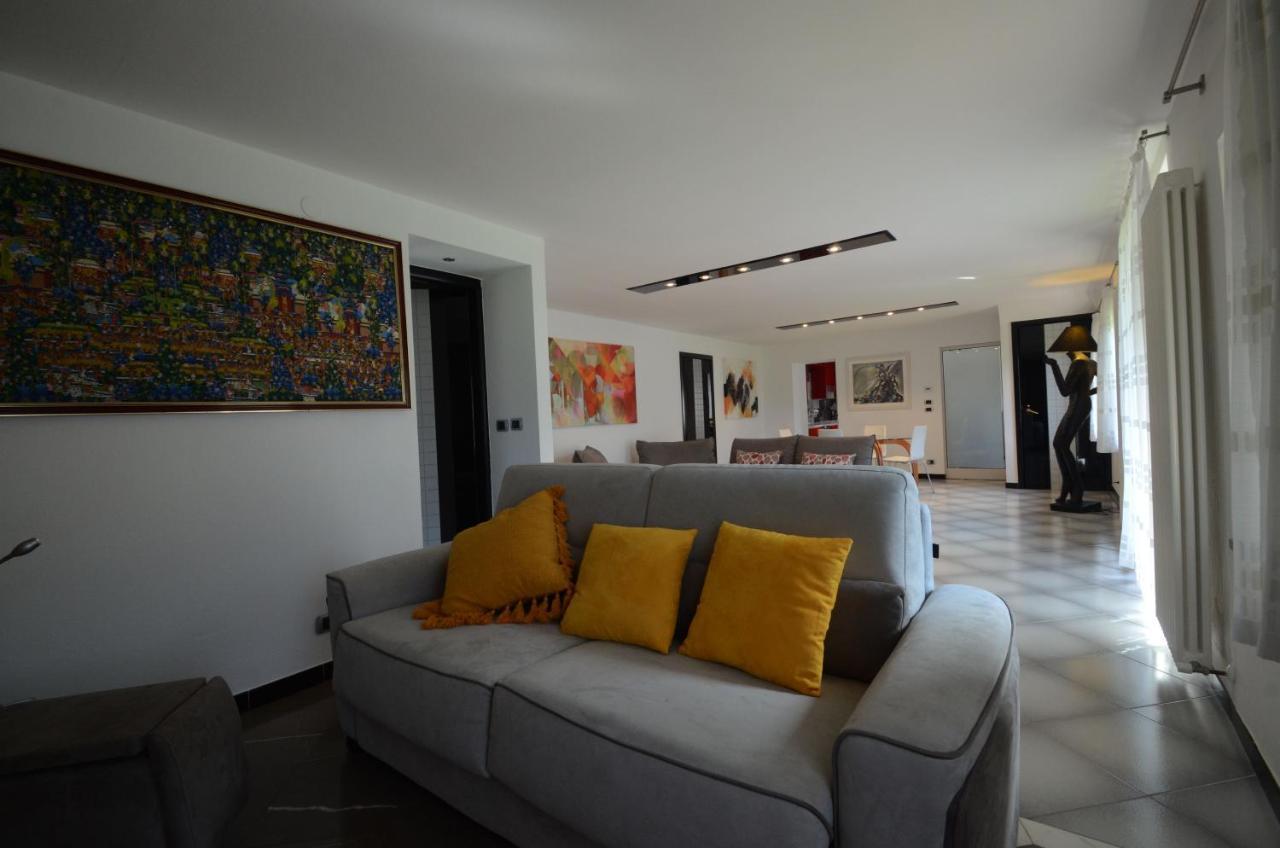 Pikes Villa Pulfero Buitenkant foto
