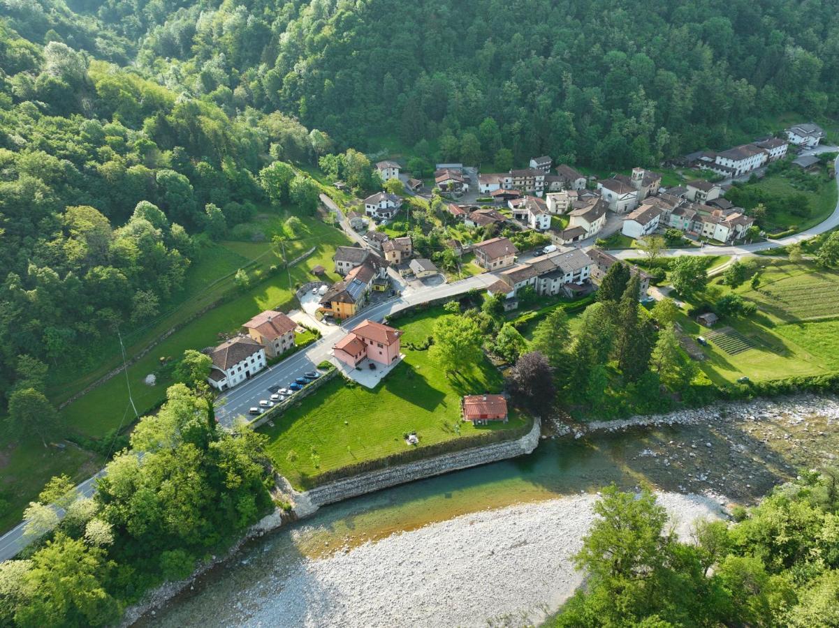 Pikes Villa Pulfero Buitenkant foto
