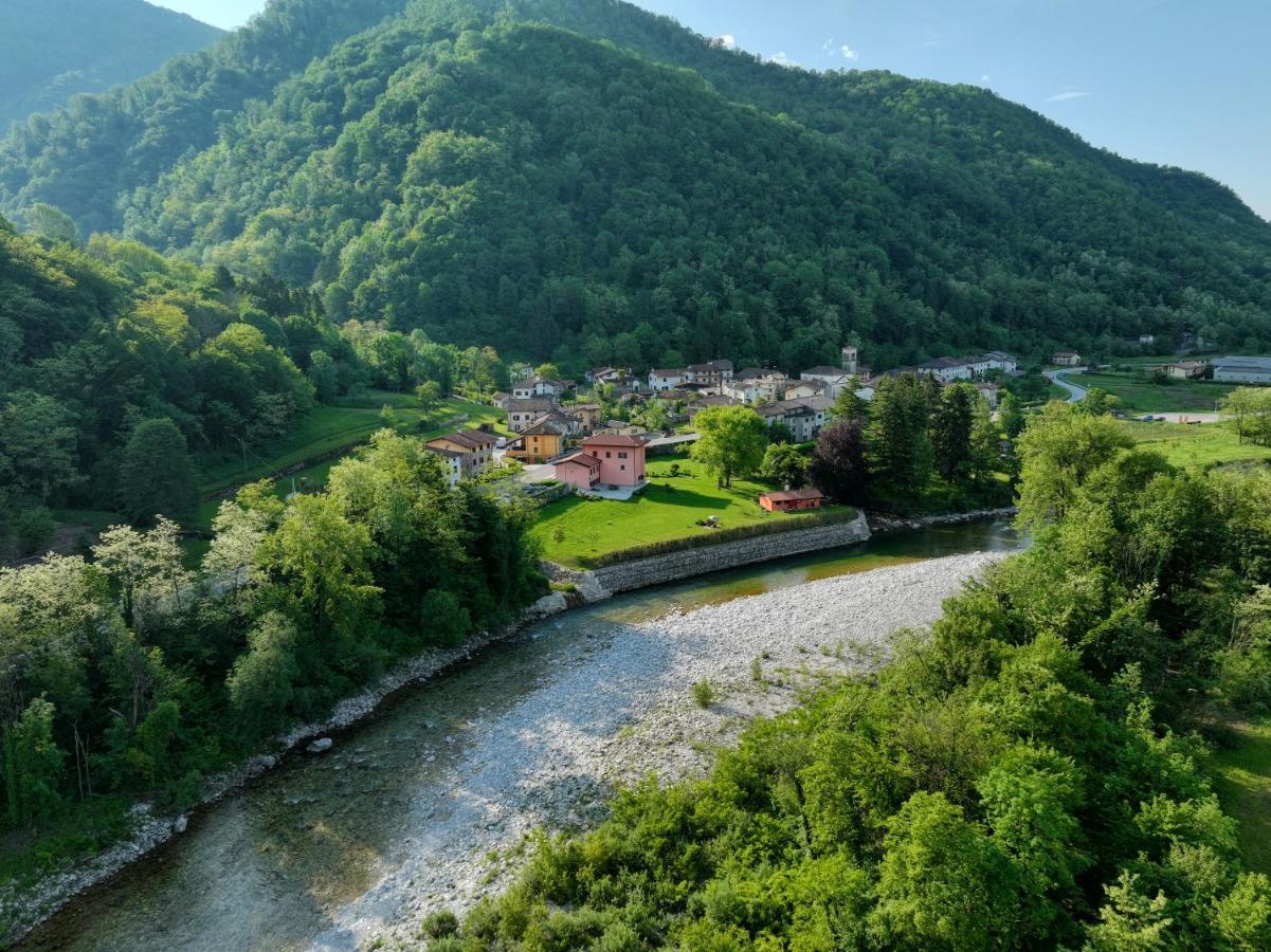 Pikes Villa Pulfero Buitenkant foto