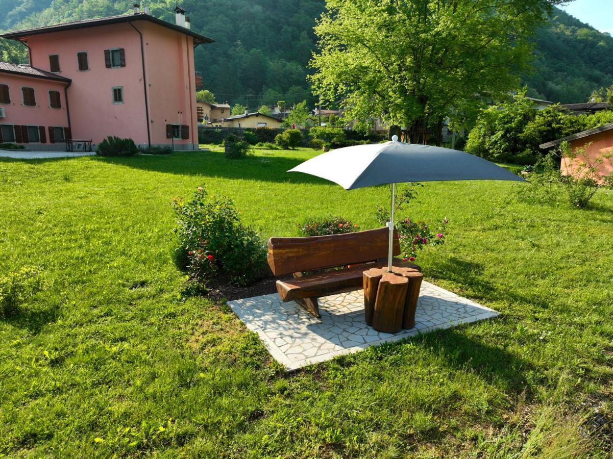 Pikes Villa Pulfero Buitenkant foto