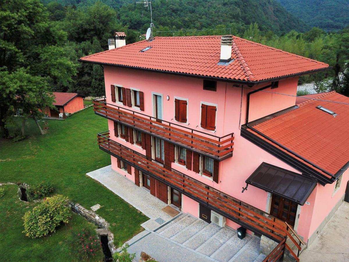 Pikes Villa Pulfero Buitenkant foto